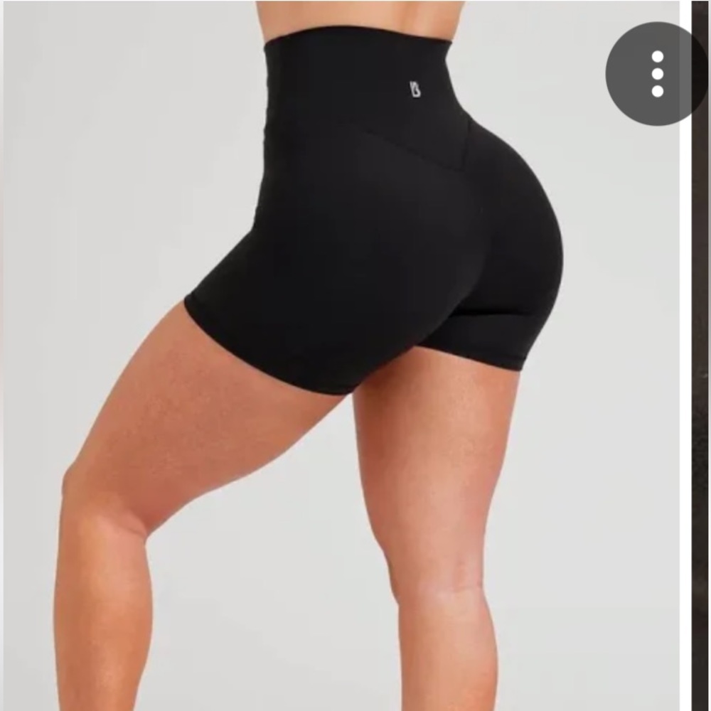 Buff Bunny Rosa Short - Onyx Black (S)